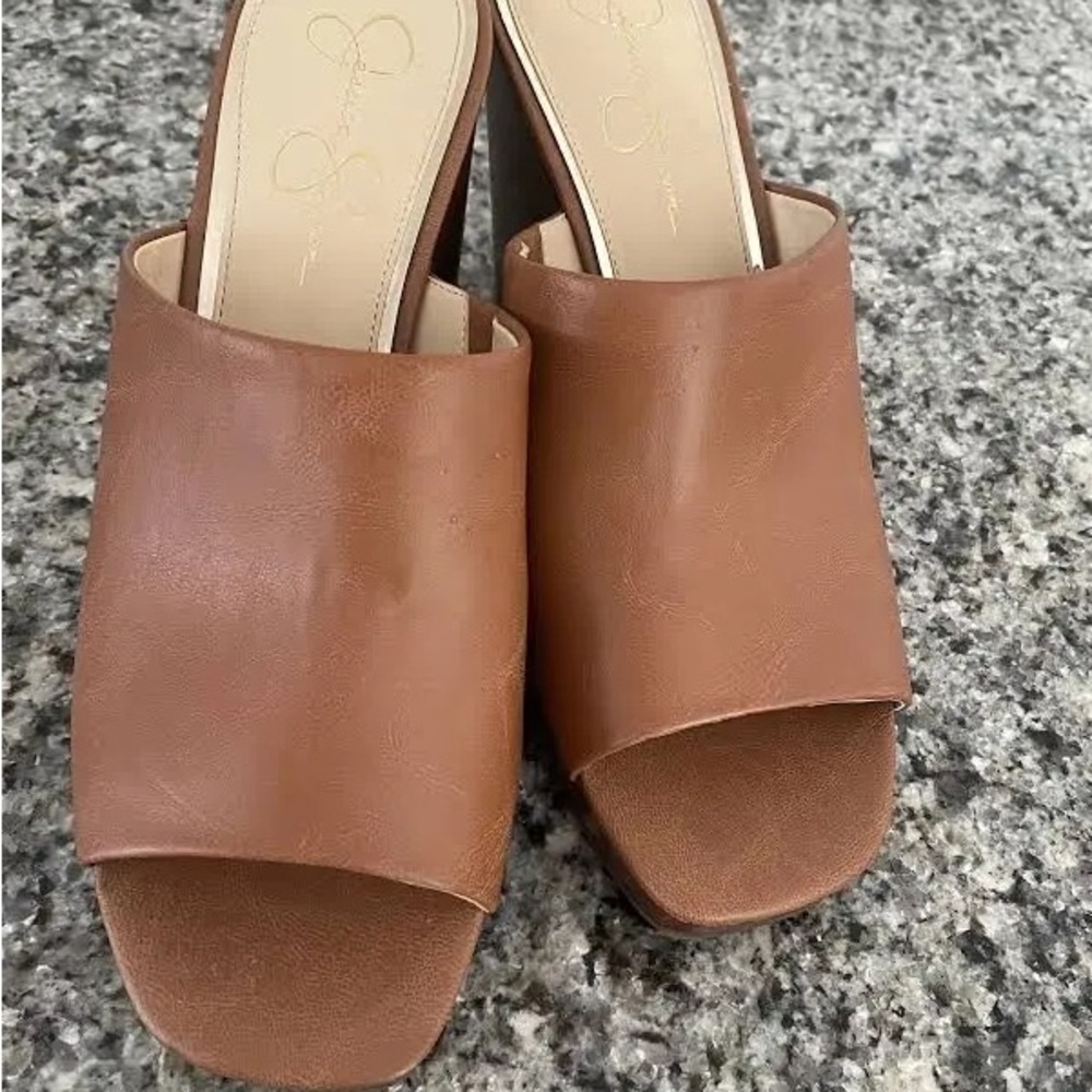 Jessica Simpson wedge sandals! So cute, but warning size 10 fits like a 9 1/2 - Picture 3 of 4